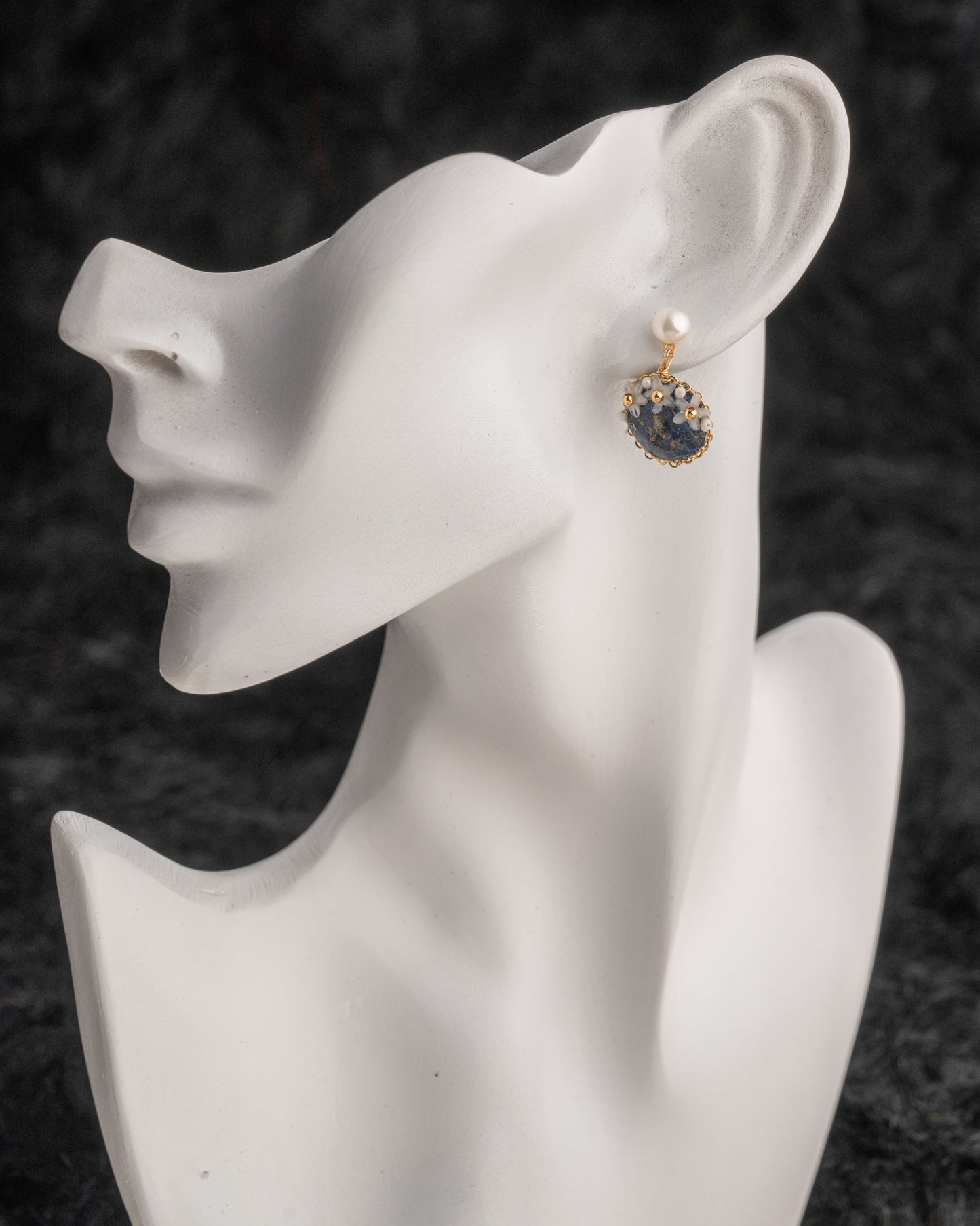 Round Navy Blue Stone