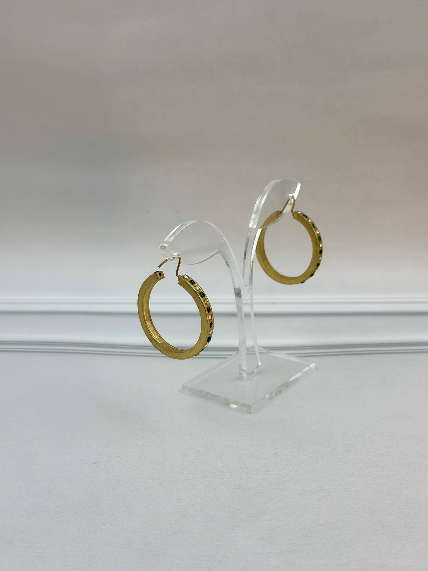 Ear- Gold Bali With White & Green Kundan