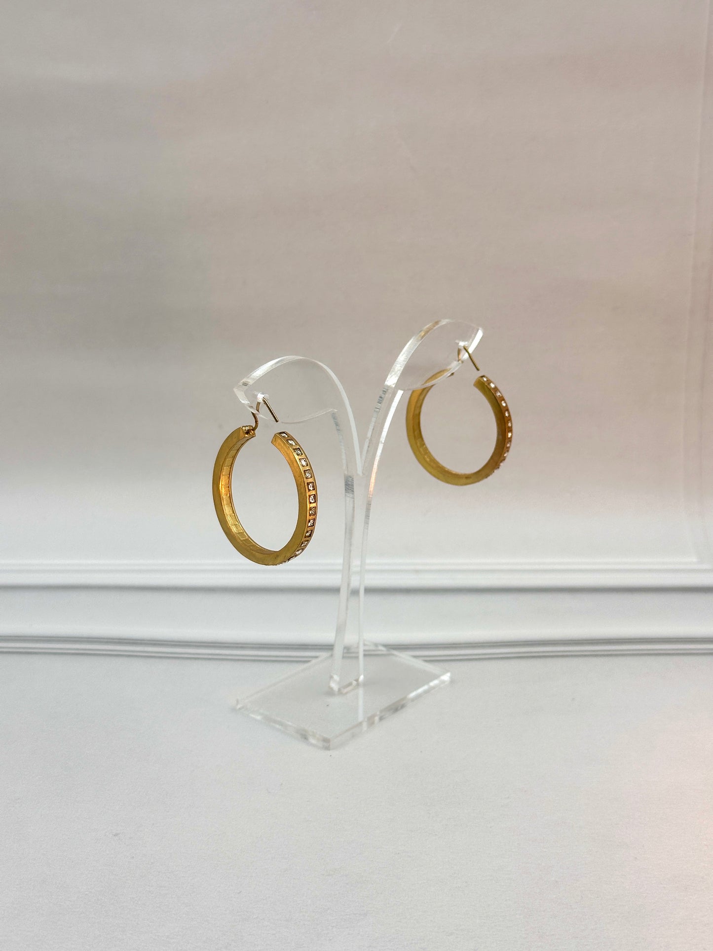 Ear- Gold Bali With White Kundan