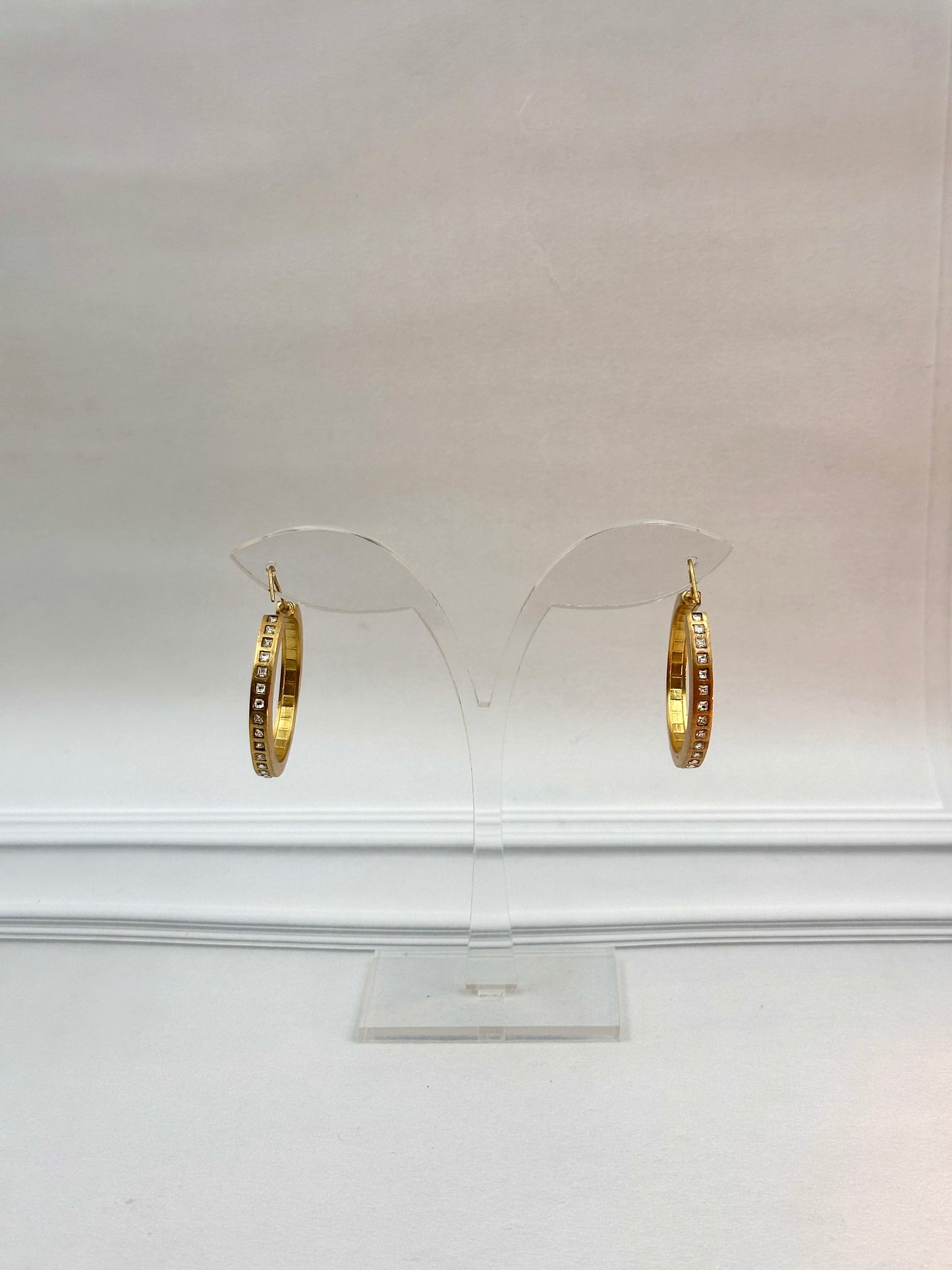 Ear- Gold Bali With White Kundan