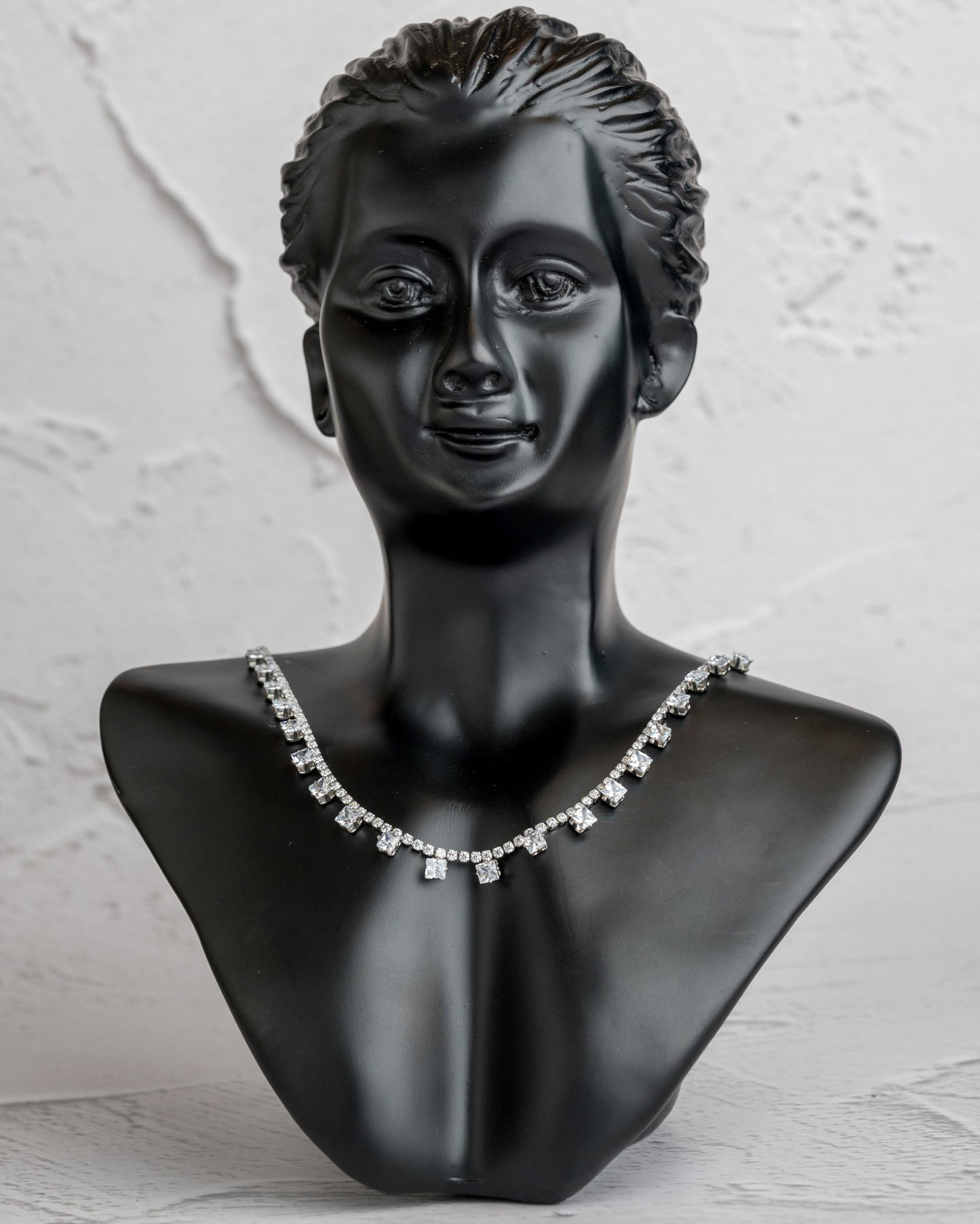 Thin Diamond Chain