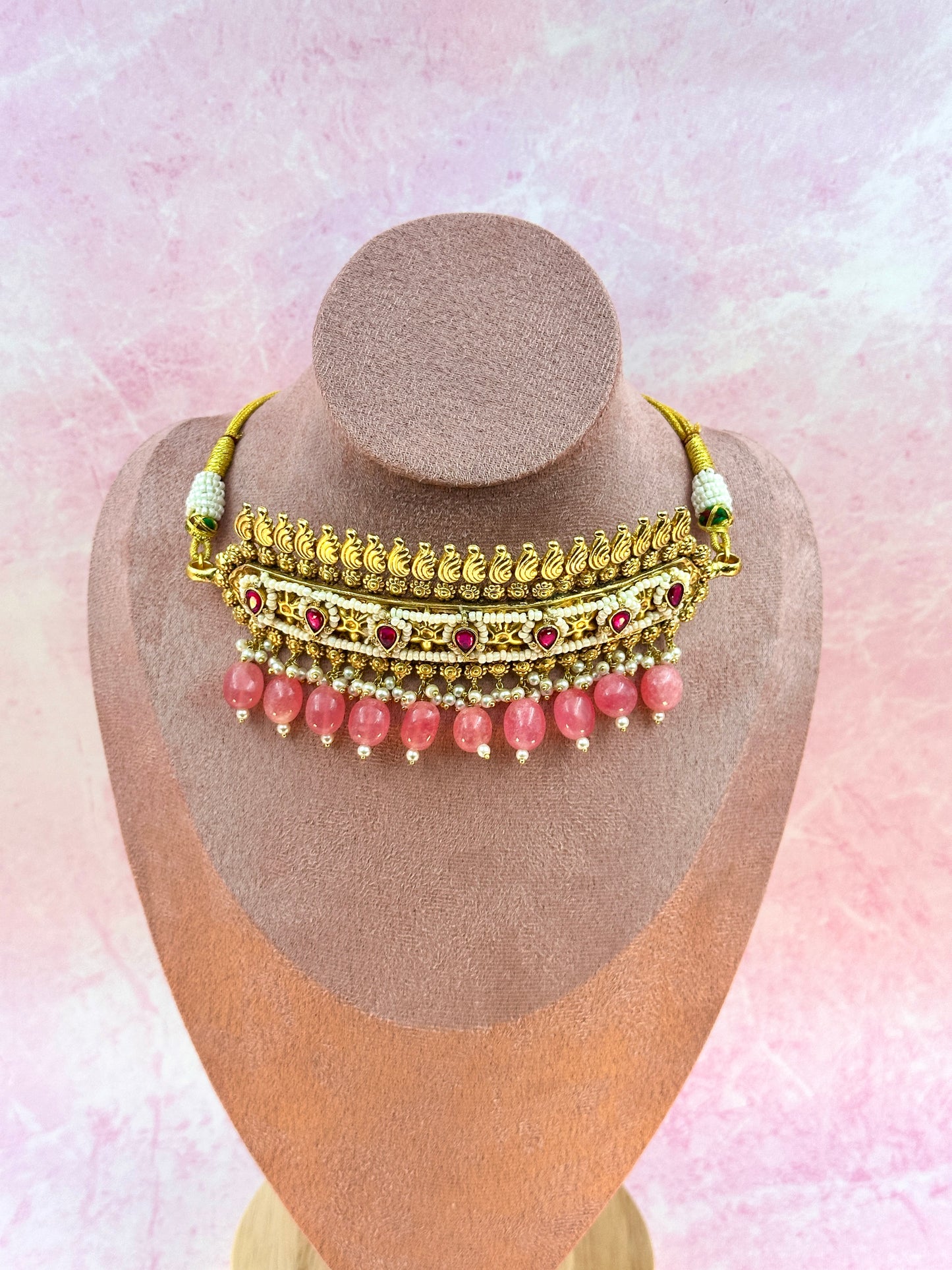 Gold Choker With Kundan & Pink Stone
