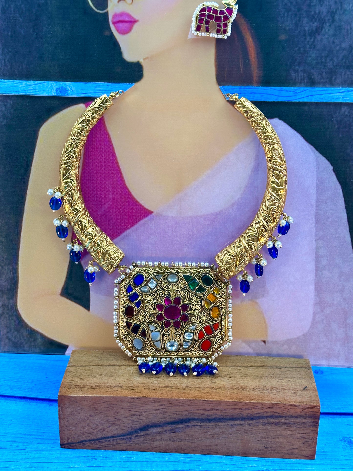 Gold Hasli With Pink Kundan Work
