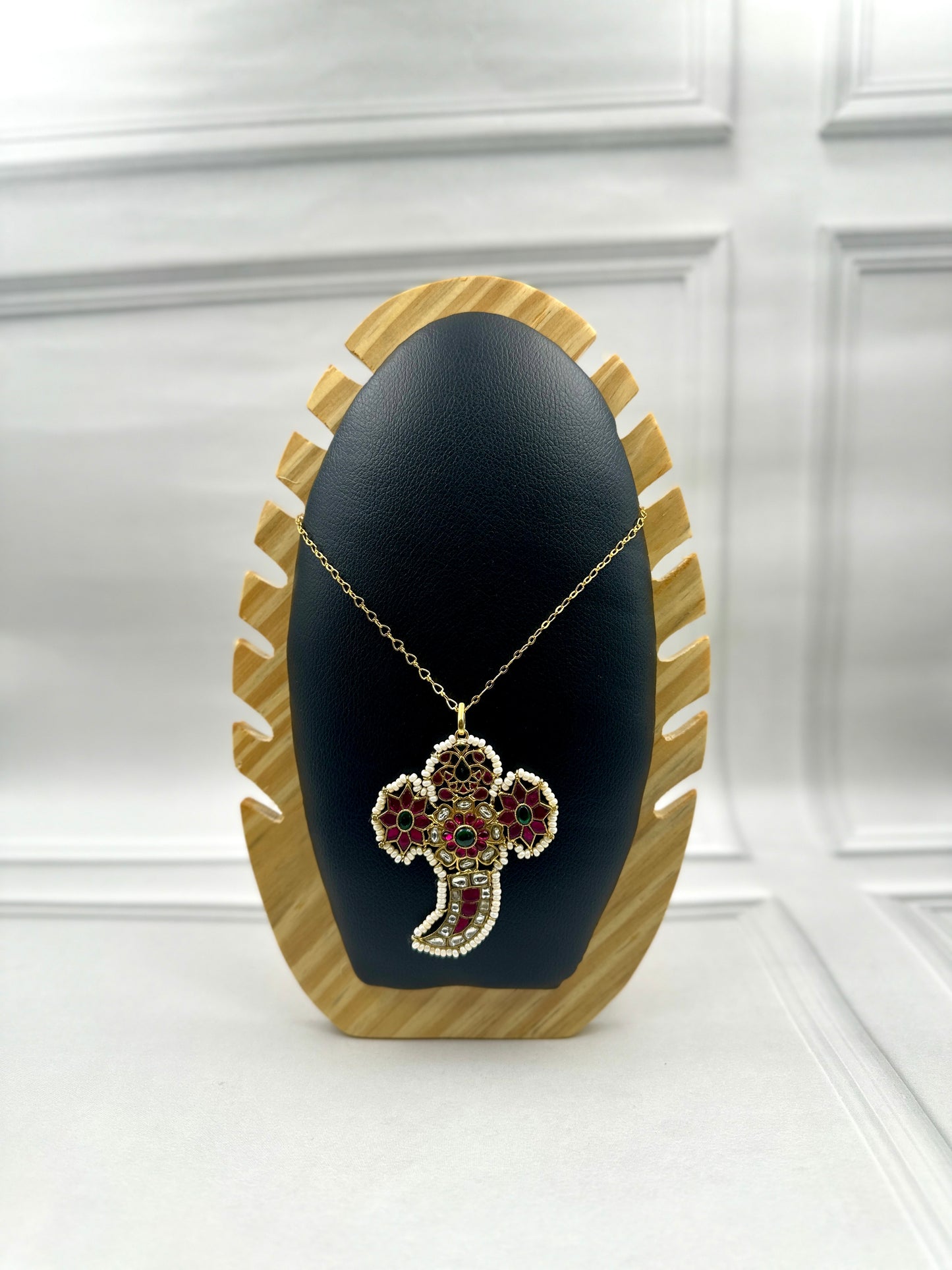 Multicolour Flower Kundan Pendant With Pearl Border