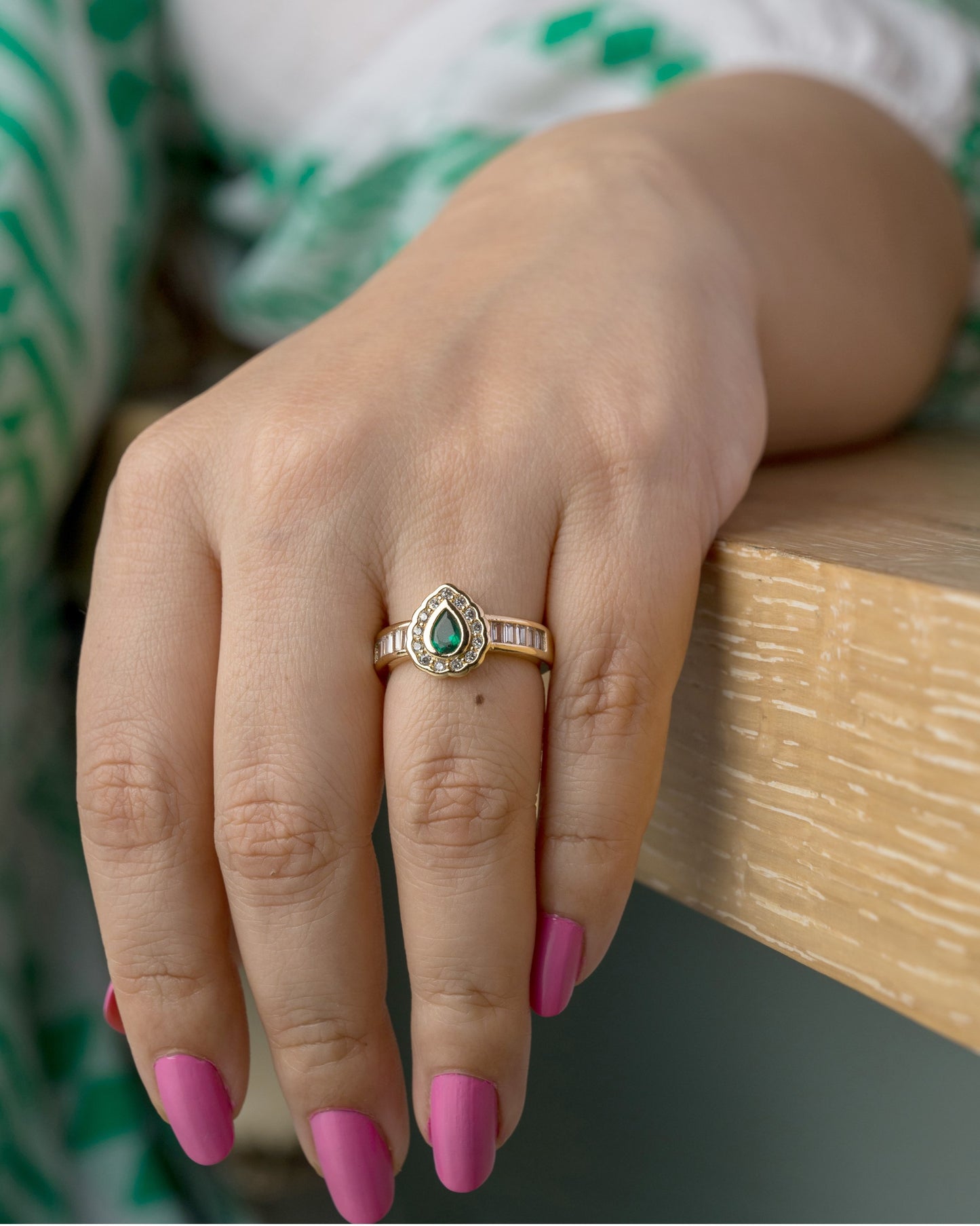 Leaf Gold Green Stone