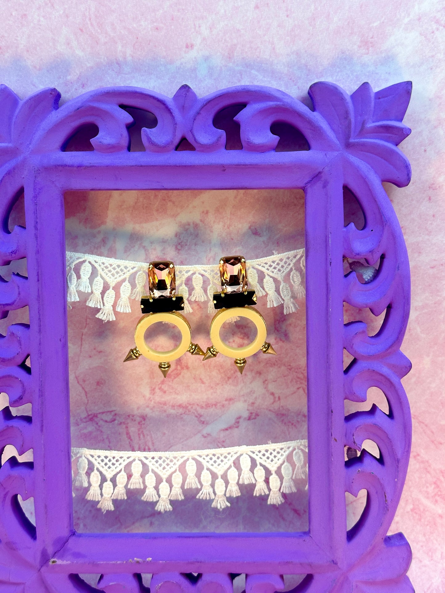 Peach, Black Stone & Cream Circle Earring