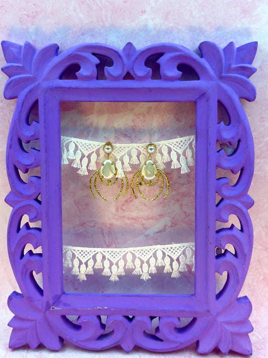 Ear - Pearls With Big Pearl & Gold Work