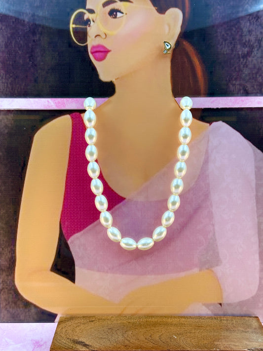 Nec- Oval Shaped Pearl Mala